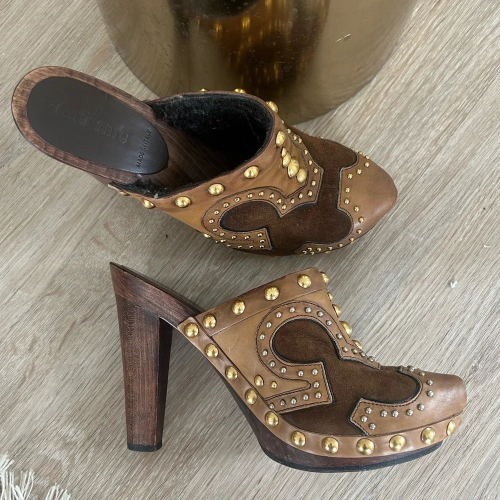 MIU MIU Size 37 1/2 or US 7 studded Brown leather clogs - Picture 4 of 10